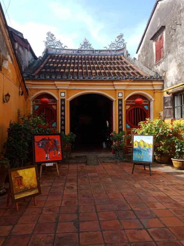 hoi-an-hoai-river-boat-trip-by-night-with-release-lantern