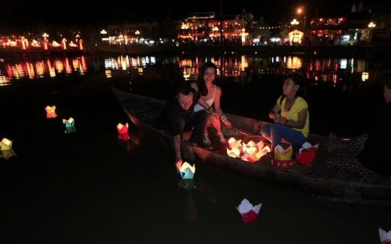 hoi-an-hoai-river-night-boat-trip-and-floating-lantern