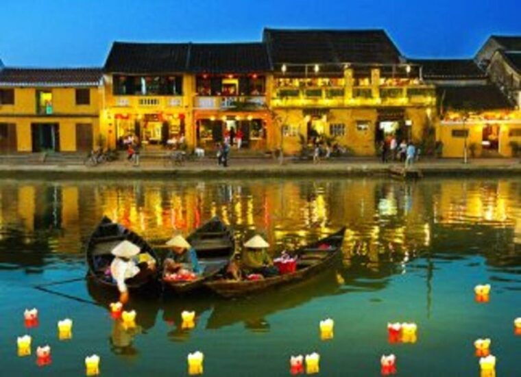hoi-an-hoai-river-night-boat-trip-and-floating-lantern