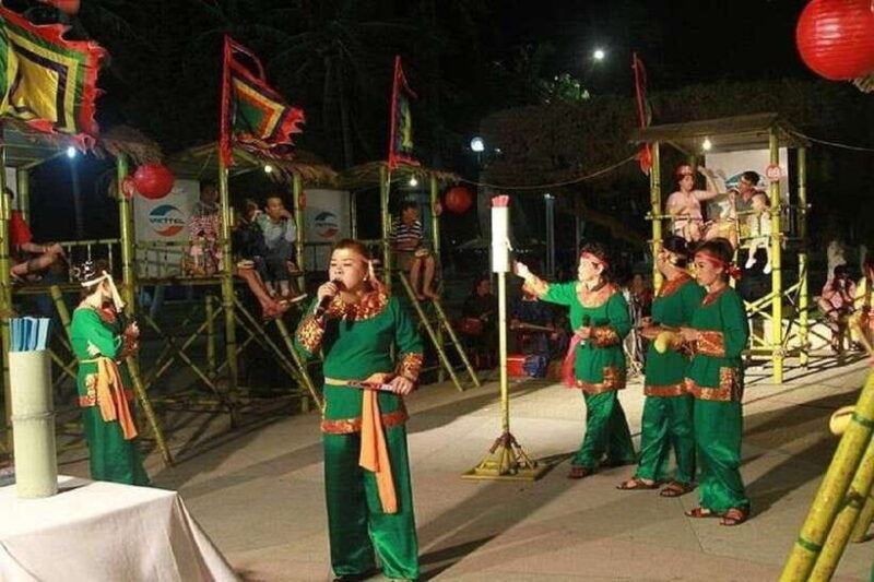 hoi-an-lantern-boat-folk-song-games-local-foods-walking-tour