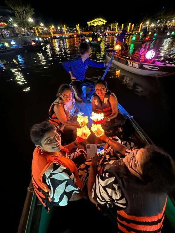 hoi-an-lantern-lit-streets-enjoy-local-food-and-boat-ride