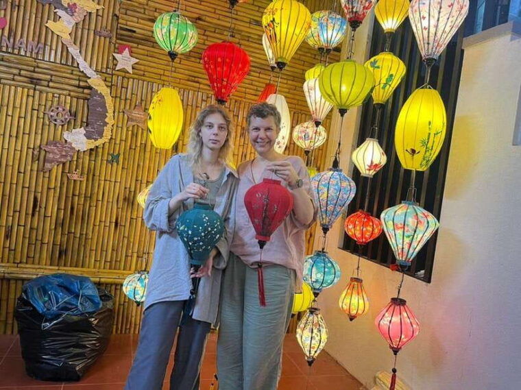 hoi-an-lantern-making-class-at-local-home-with-local-family