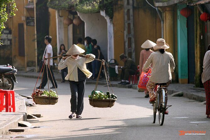 Hoi An Local Food by Motorbike and Teh Dar Bamboo Circus Show - Key Points
