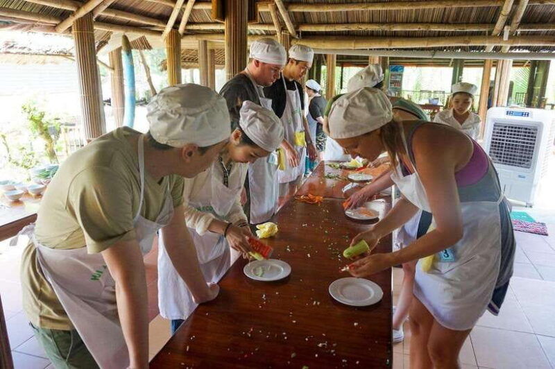 hoi-an-making-lantern-cooking-class-with-basket-boat-ride