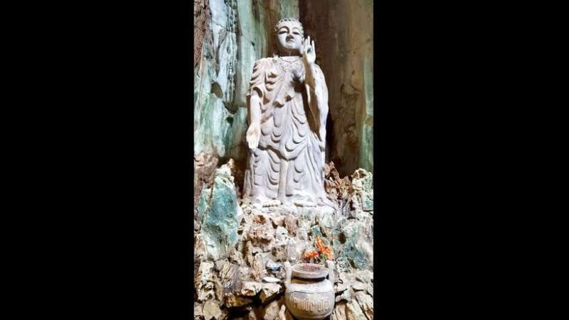 hoi-an-marble-mountains-am-phu-cave-monkey-mountains