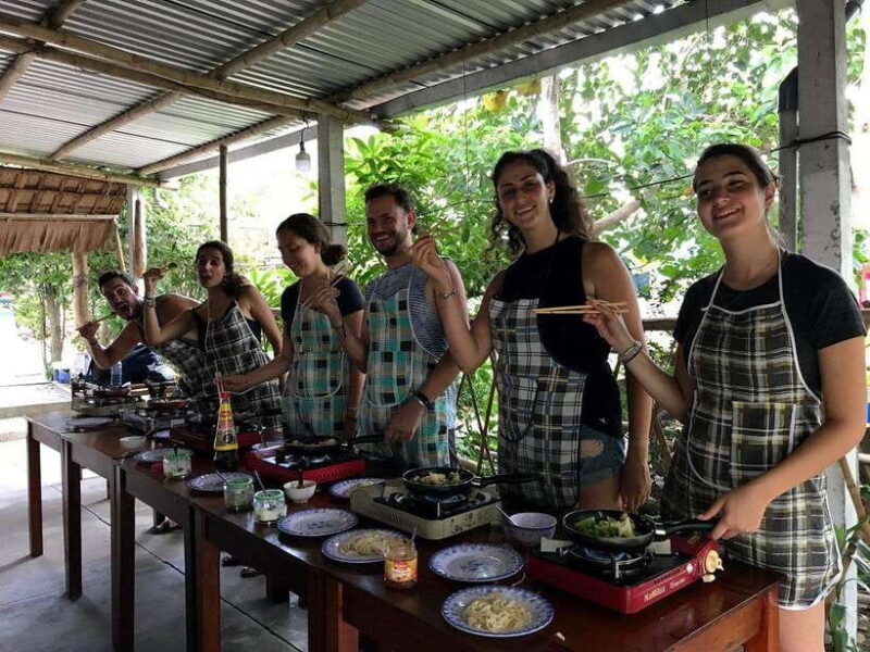hoi-an-market-tour-basket-boat-ride-and-cooking-class