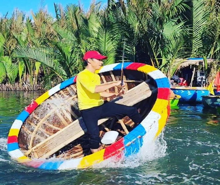 hoi-an-market-tour-cam-thanh-cooking-class-basket-boat