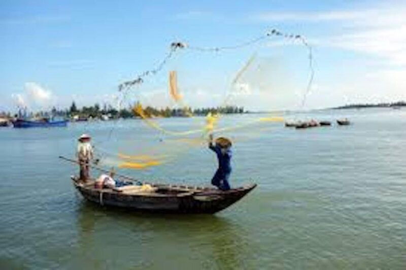 hoi-an-market-tour-cam-thanh-cooking-class-basket-boat