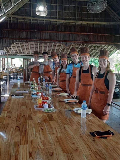 hoi-an-market-tour-cam-thanh-cooking-class-basket-boat