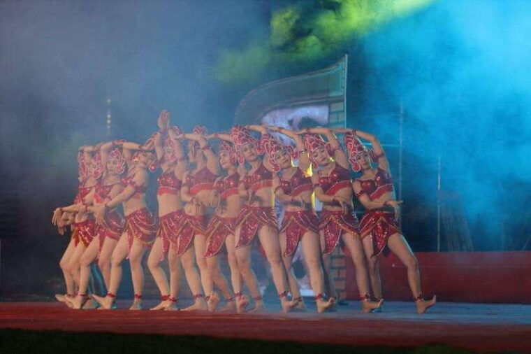 hoi-an-morning-tour-my-son-hollyland-luxury-small-group