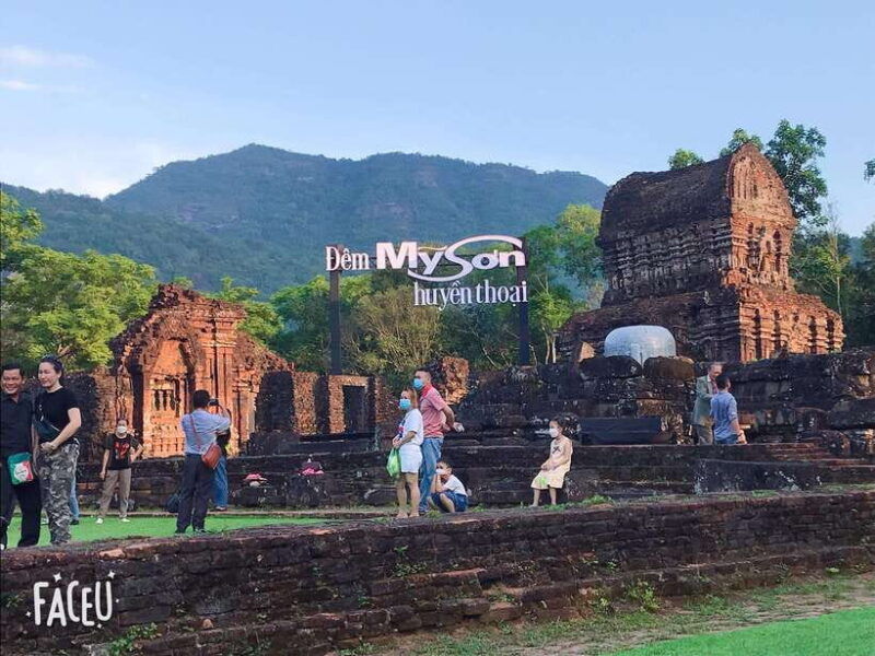 hoi-an-my-son-ruins-bus-boat-cultural-show-lunch-guide