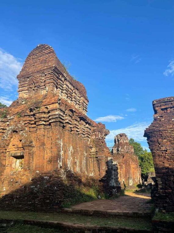 hoi-an-my-son-ruins-guide-bus-boat-cultural-show-lunch