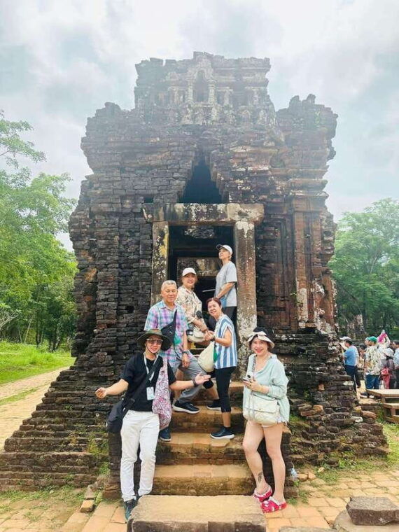 hoi-an-my-son-sanctuary-private-tour-with-female-tour-guide