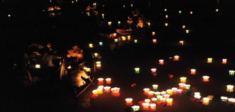 Hoi An : Night Boat Trip and Floating Lantern on Hoai River - The Essence of the Lantern Release Experience