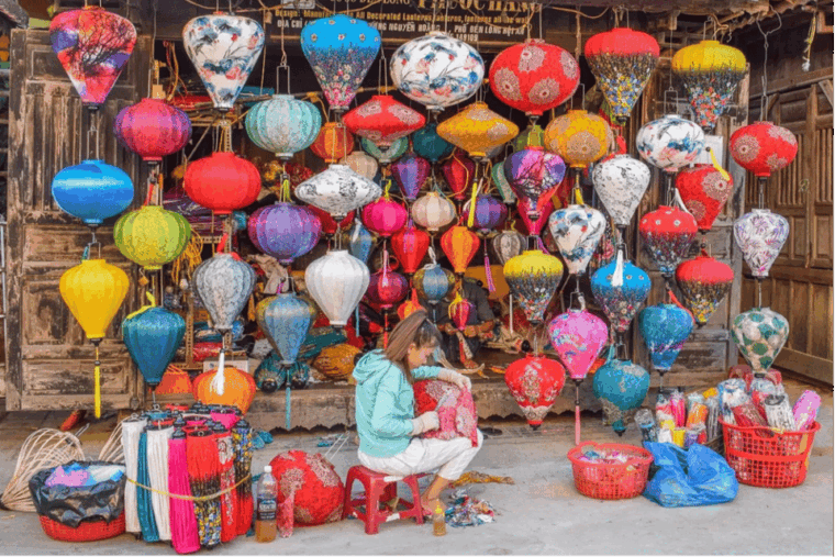 hoi-an-old-town-lantern-making-workshop