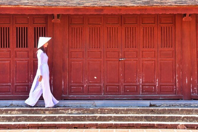 Hoi An old Town Walking Tour included Temple and Boat Tour - Key Points