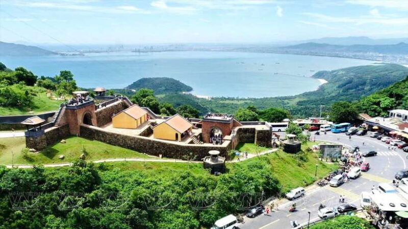 hoi-an-private-car-to-from-hue-via-multi-attraction-1-way