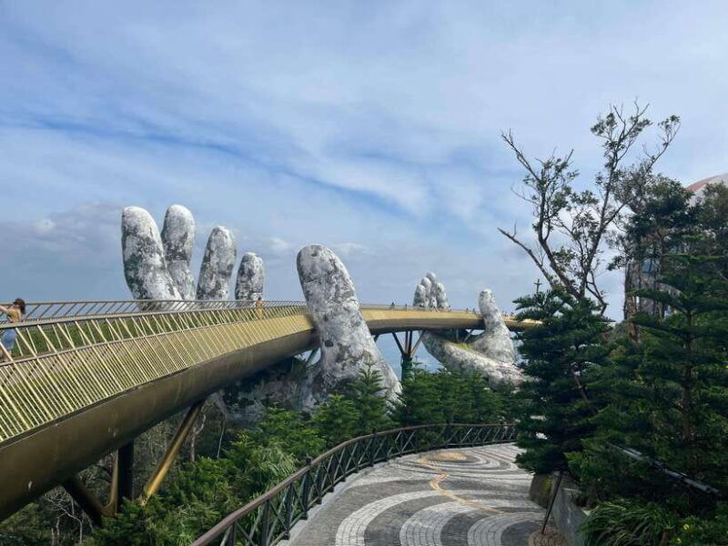 hoi-an-private-car-to-hue-via-hai-van-pass-and-sighseeings