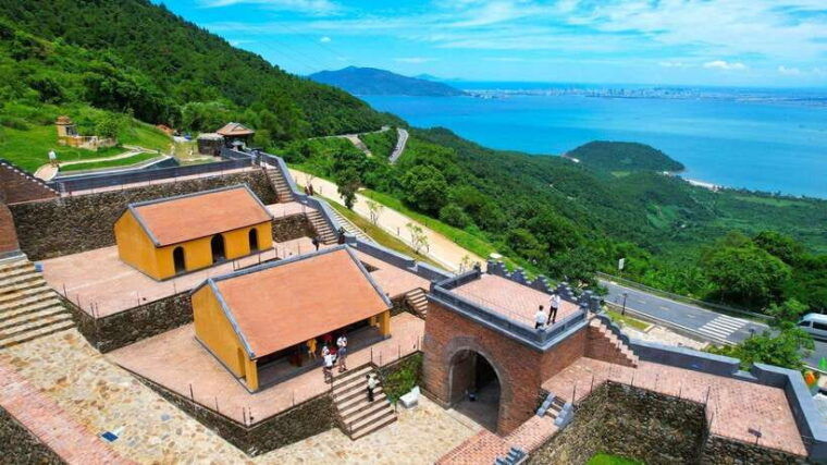 hoi-an-private-car-to-hue-with-multiple-sightseeing-stops