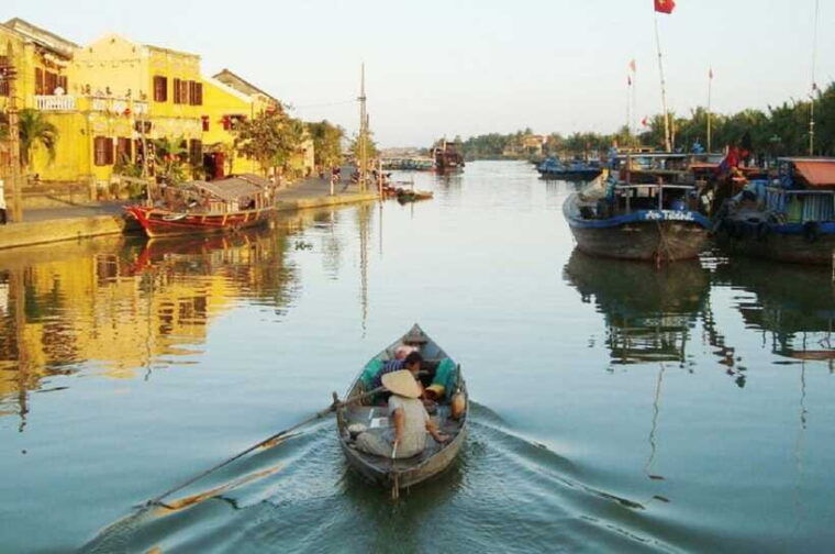 hoi-an-private-lantern-cruise-on-the-thu-bon-river