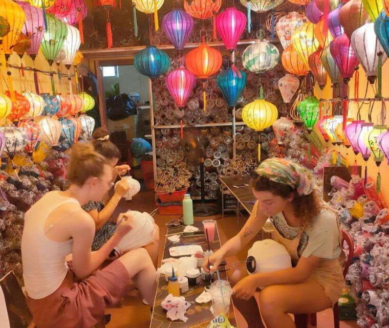 hoi-an-seafood-tropical-fruits-tasting-and-making-lantern