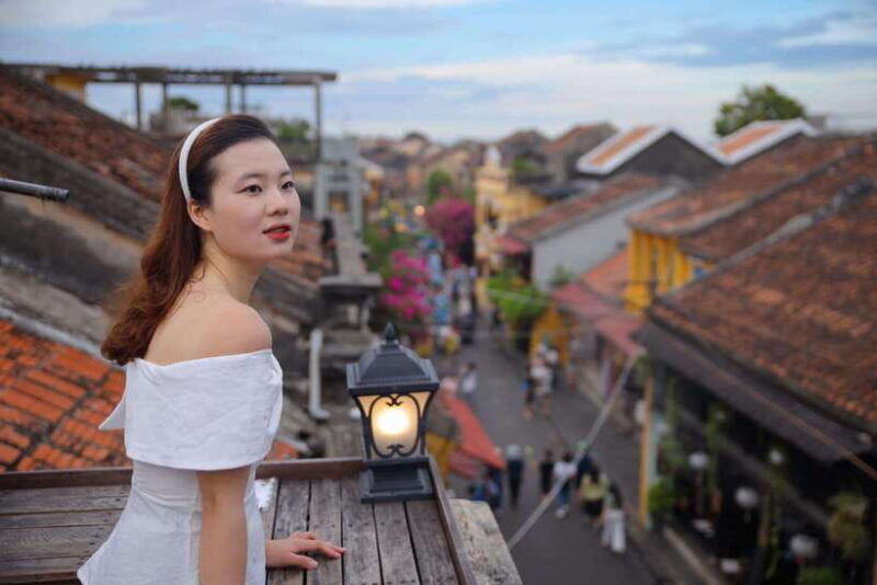 hoi-an-street-food-private-tour-with-beautiful-female-guide