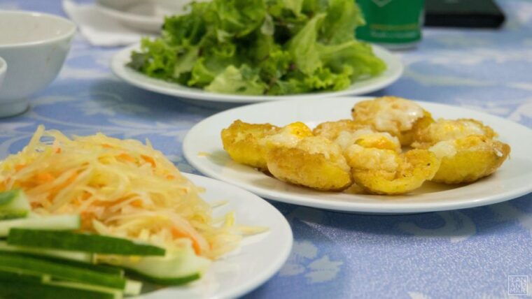 hoi-an-street-food-tour-by-motorbike