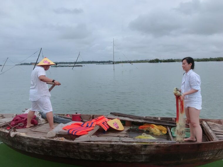 hoi-an-sunrise-moment-on-thu-bon-riverduy-hai-fish-village