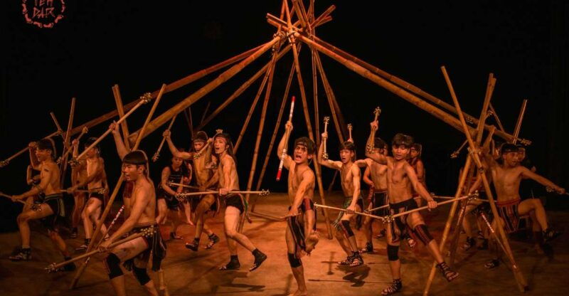 hoi-an-teh-dar-vietnamese-bamboo-circus-at-lune-center