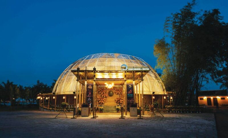 hoi-an-teh-dar-vietnamese-bamboo-circus-at-lune-center