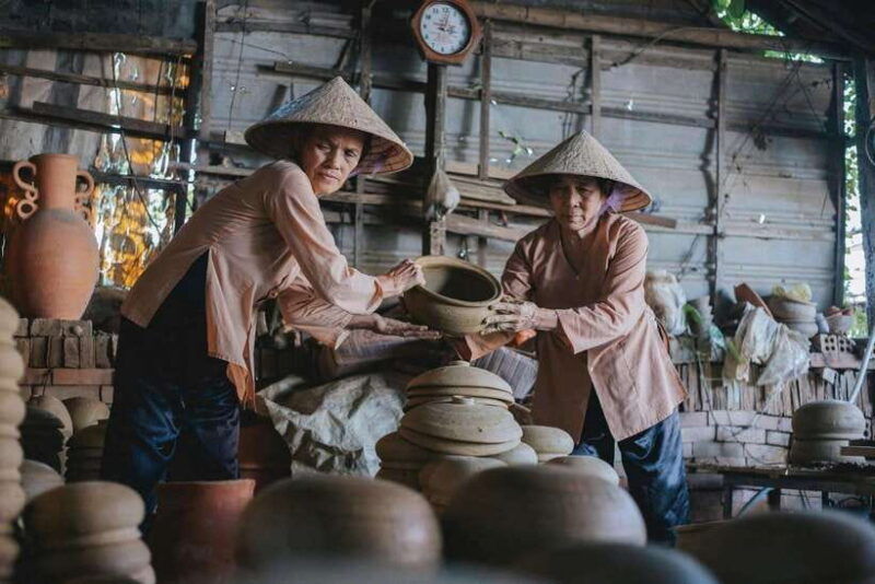 hoi-an-thanh-ha-pottery-village-by-boat