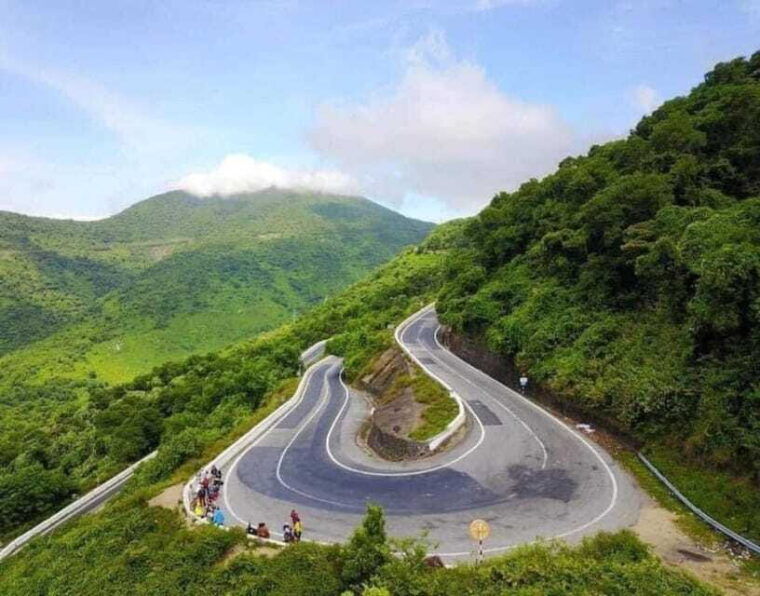 hoi-an-to-hai-van-quan-by-easy-rider-or-private-car