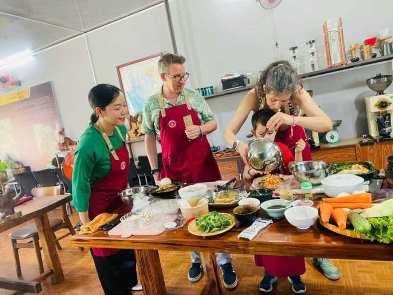 Hoi an: Vegan Cooking Class with Lantern-Making - What to Expect from the Experience