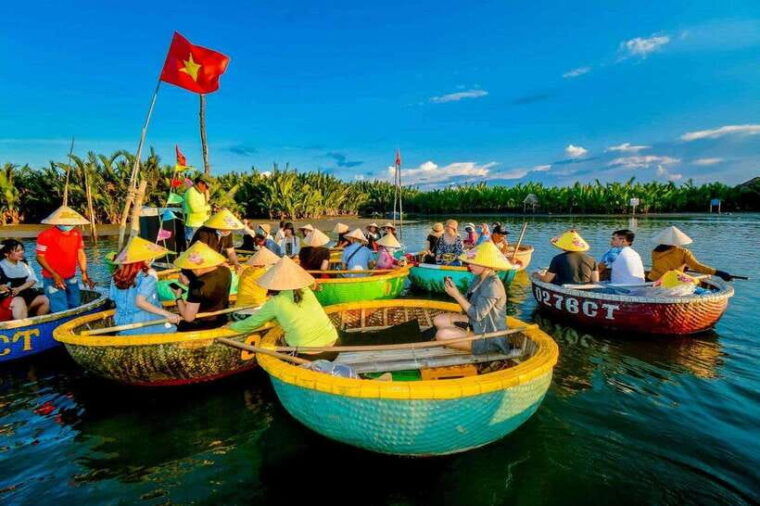 hoi-an-vegetarian-cooking-class-and-basket-boat-ride
