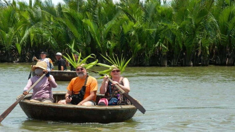 hoi-an-vegetarian-cooking-class-and-basket-boat-ride