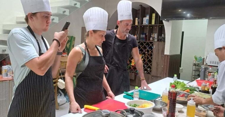 hoi-an-vegetarian-cooking-class-explore-local-market-trip