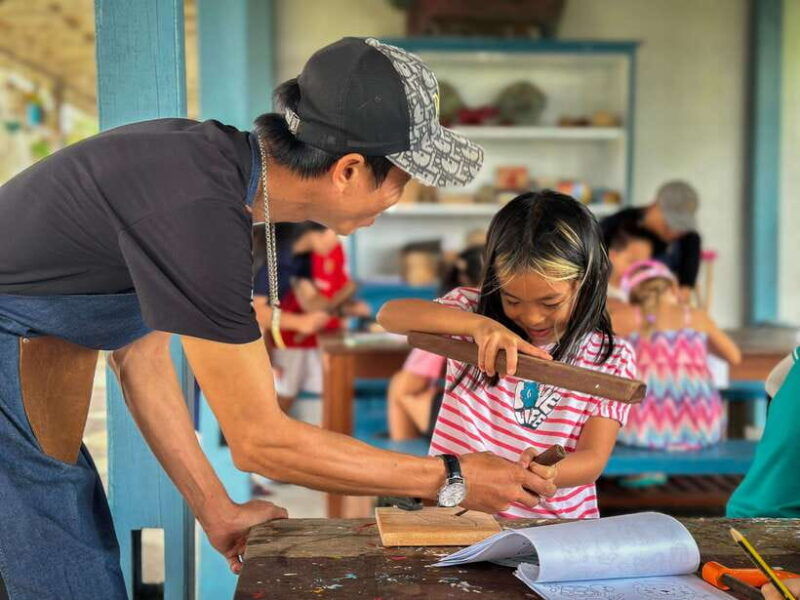 hoi-an-wood-carving-art-workshop-at-cui-lu-village