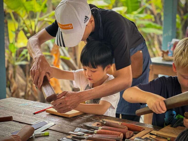 hoi-an-wood-carving-art-workshop-at-cui-lu-village