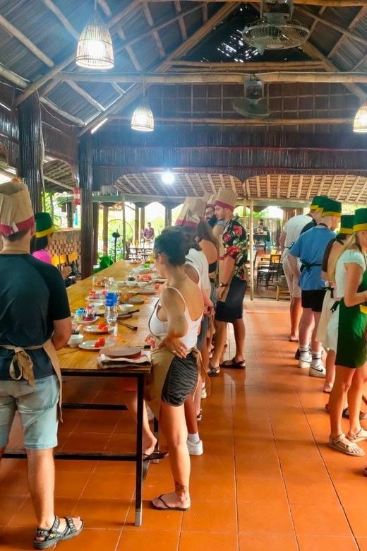 hoi-anmarket-tour-basket-boat-ride-and-cooking-class-w-pho