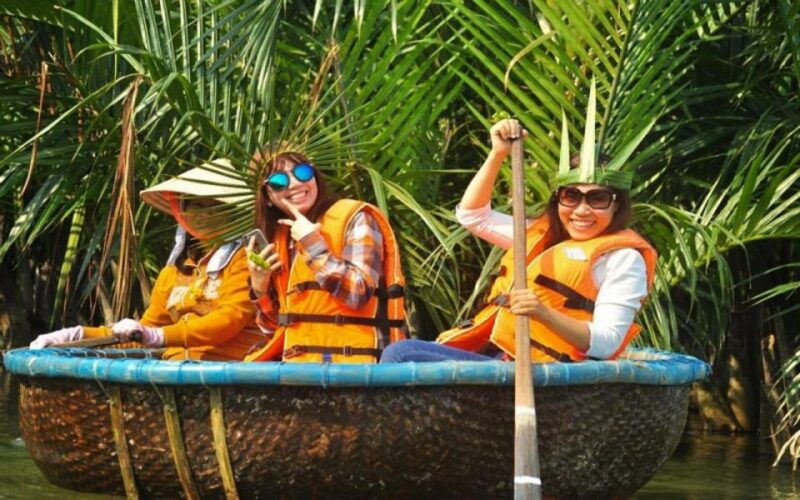 hoian-bay-mau-vegan-cooking-class-market-basket-boat-trip