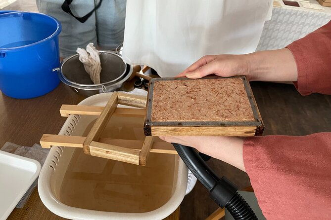 hokkaido-paper-making-experience-with-a-japanese-paper-craftsman