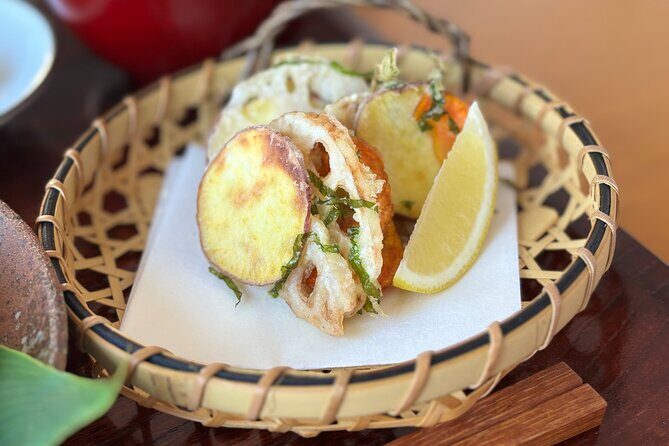 Hokkaido Seafood Chirashi Sushi Experience with Matcha in Sapporo - Key Points