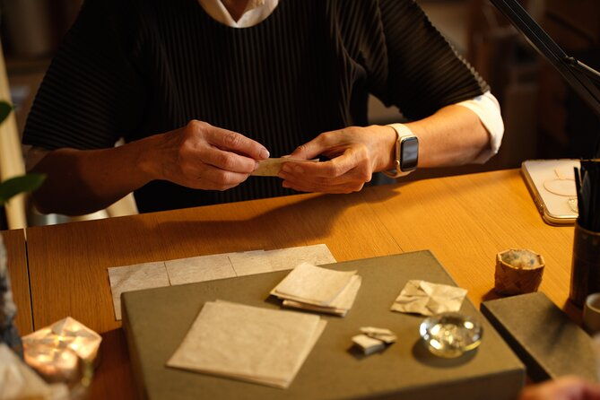 hokkaido-washi-crafts-experience-in-oritos-studio-tour
