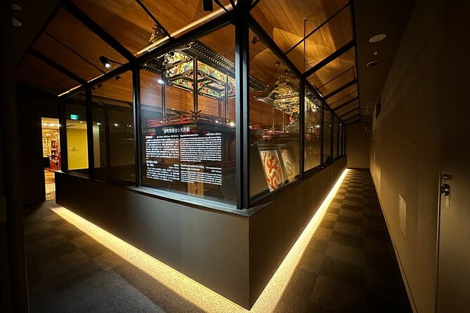 hokusai-museum-ganshoin-sake-walking-tour-in-obuse-nagano