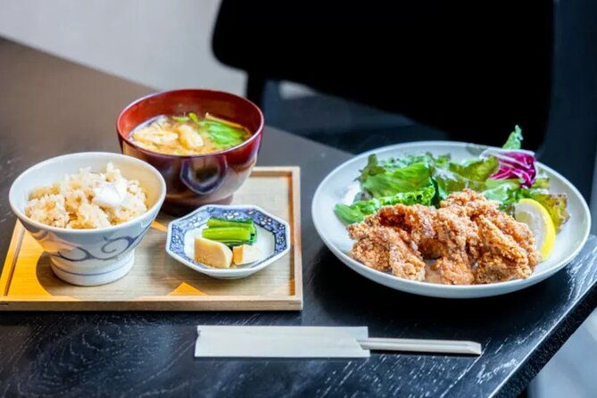 hokusai-museum-ganshoin-sake-walking-tour-in-obuse-nagano