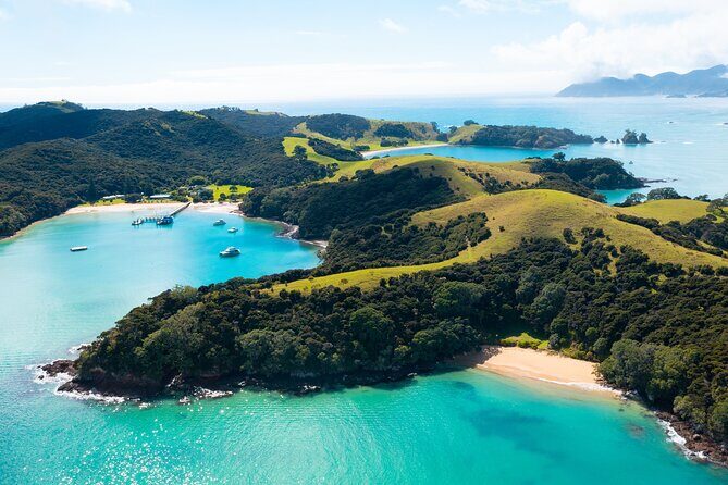 Hole in the Rock Scenic Cruise including Dolphins and Island stop - Who Will Love This Tour?