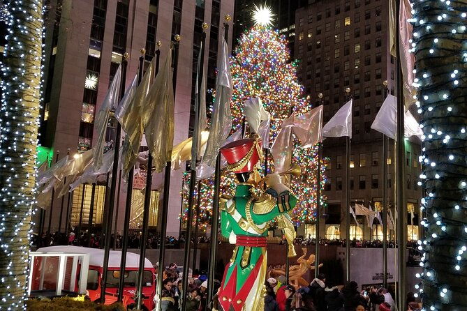 holiday-lights-extravaganza-walking-tour