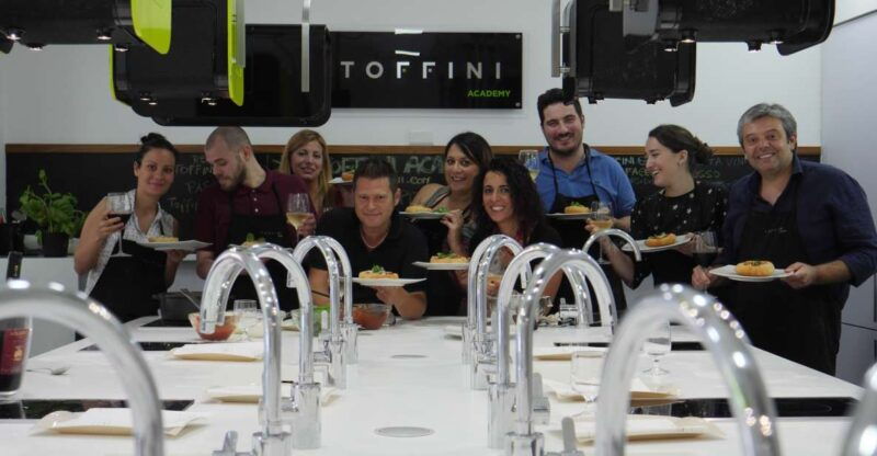 homemade-neapolitan-pizza-experience