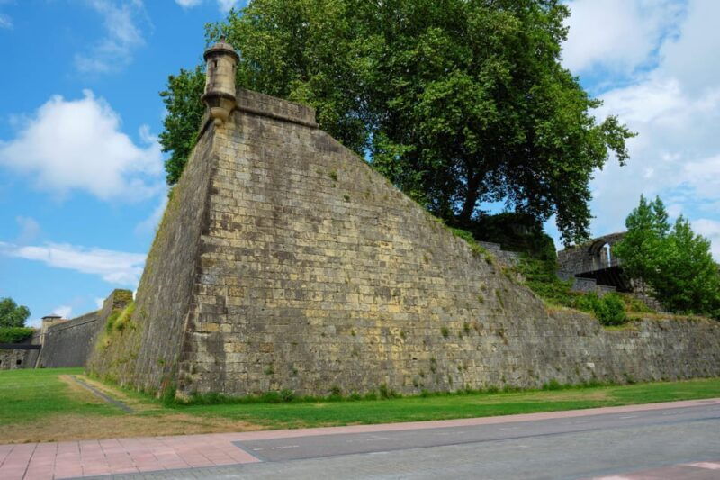 hondarribia-city-highlights-guided-walking-tour