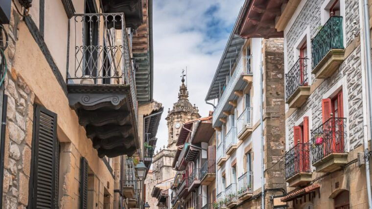 hondarribia-city-highlights-guided-walking-tour